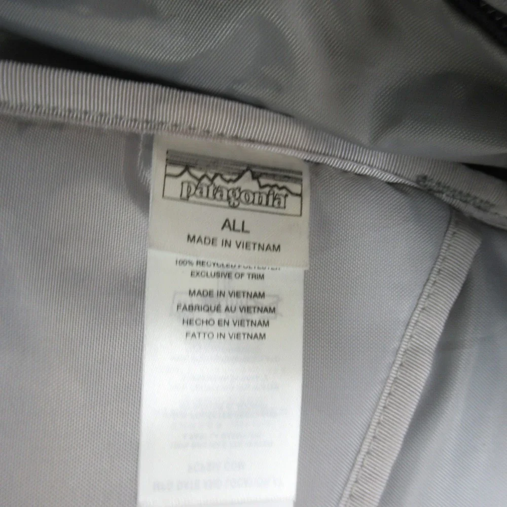 Patagonia Arbor Day Pack 20L One Size Black Water Resistant Adjustable Hike LOGO